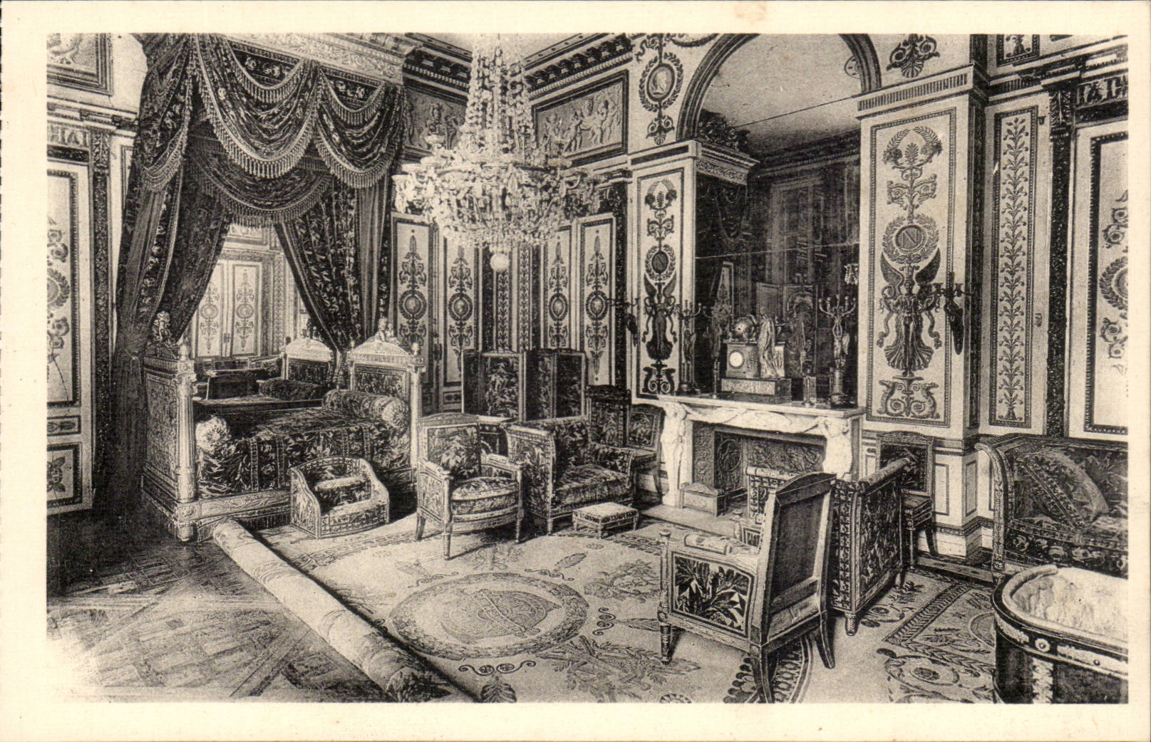 Fontainebleau - the Castle - Room of Napoleon I - CPA