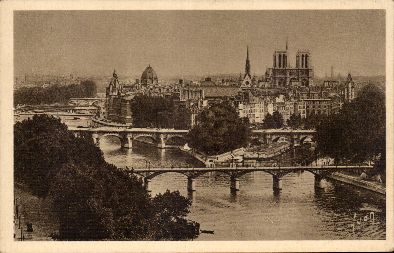 Paris - 4 - La Cite - Notre Dame - CPA