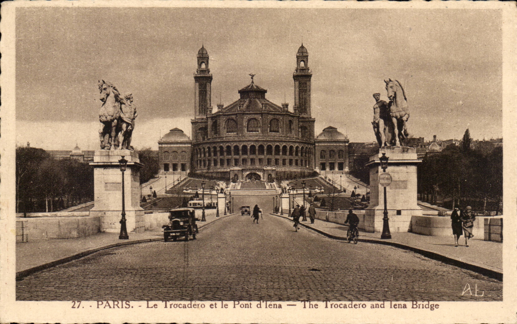 Paris - 16 - Le Trocadero et le Pont d'Iena - automobile - CPA