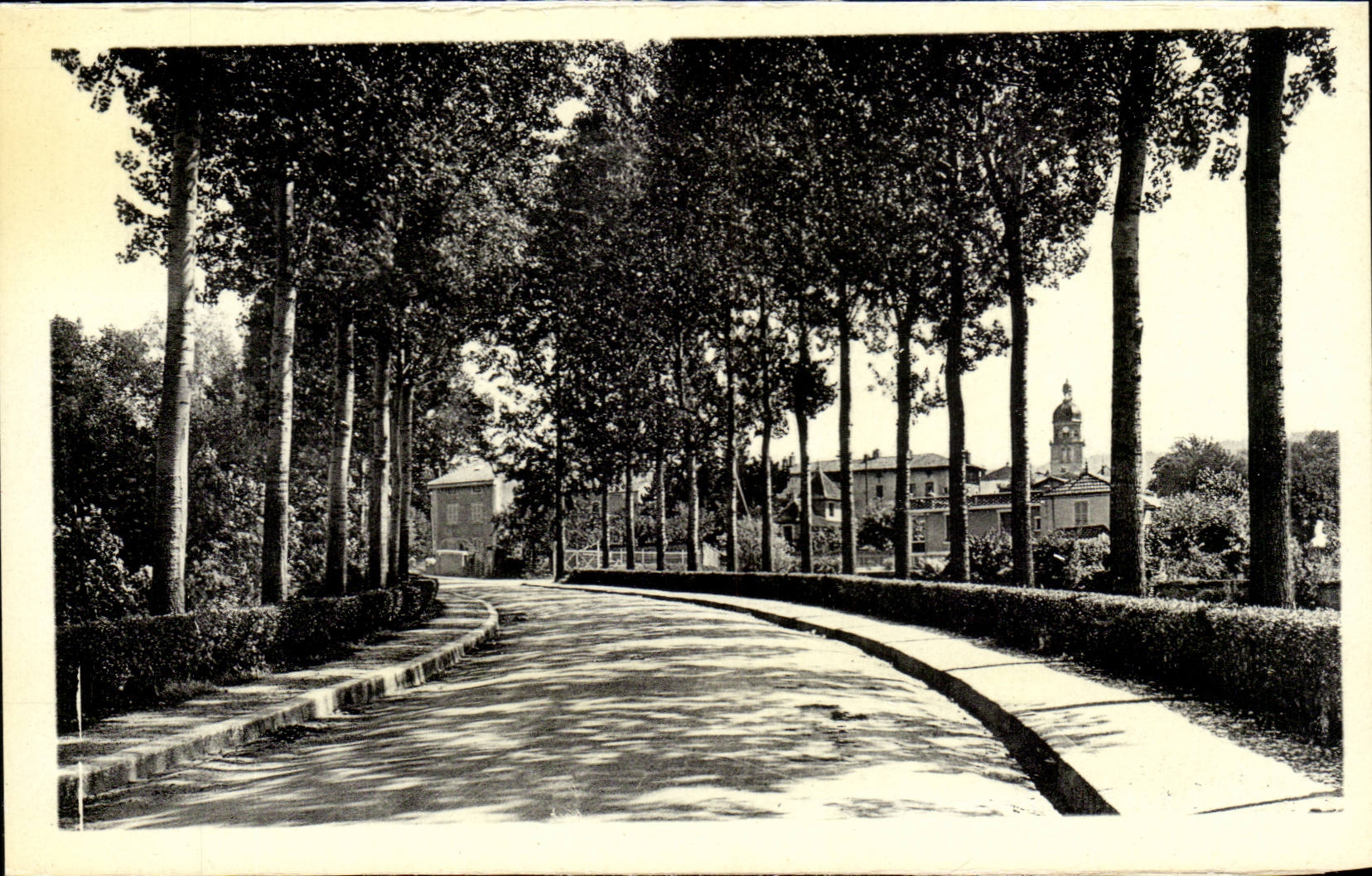 St Love - Avenue of the Station - CPA