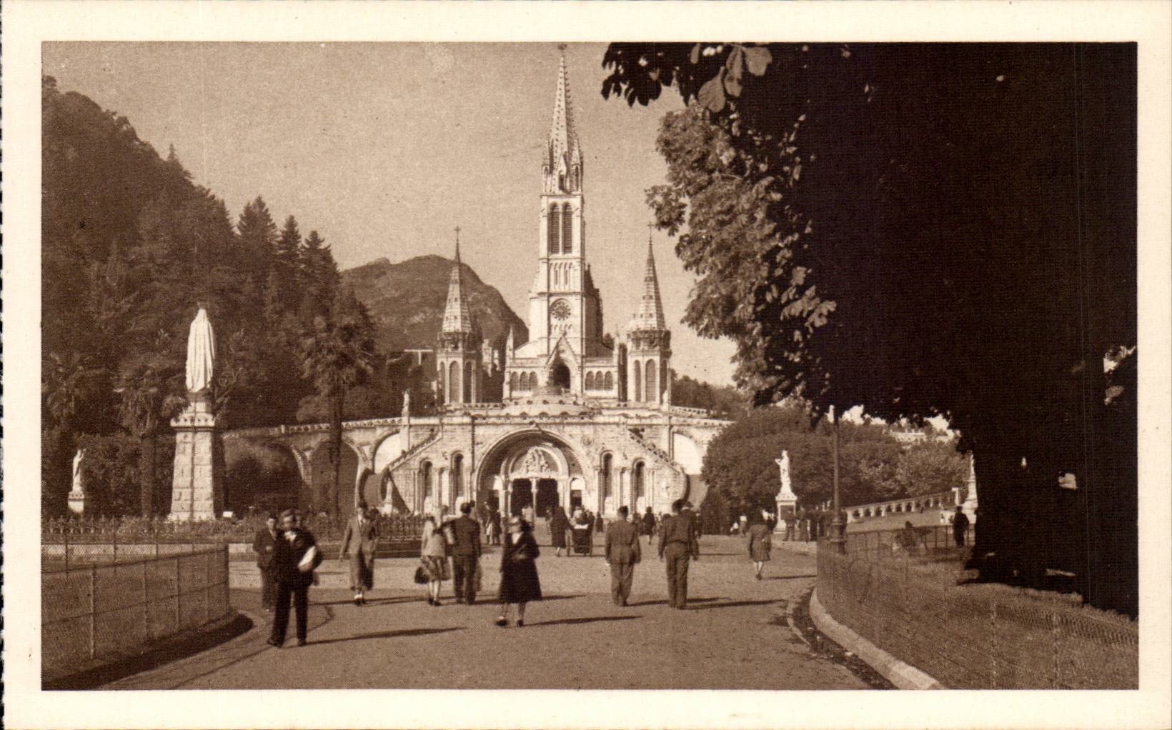 Lourdes - the Basilica and the Square - CPA