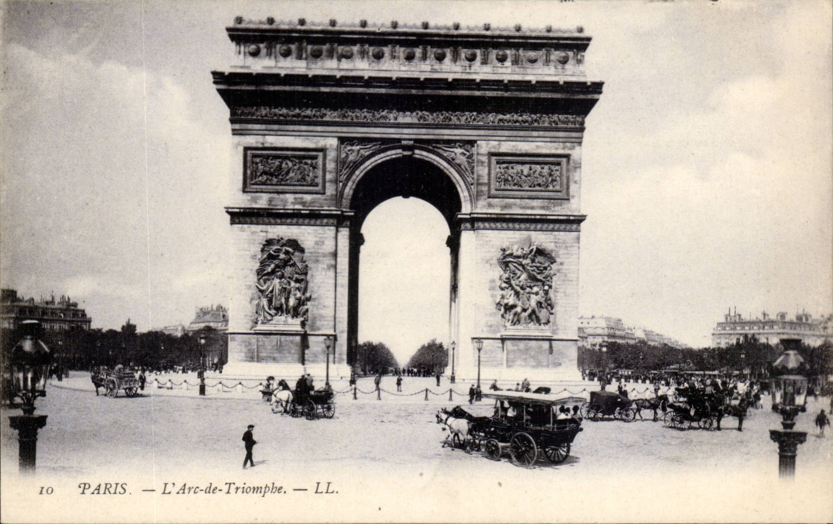 Paris - 8 - Arc de Triomphe - barouche - the CPA