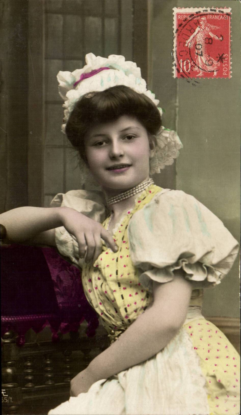 Fantasy - Children - Little Girl with Pearl Chocker - CPA