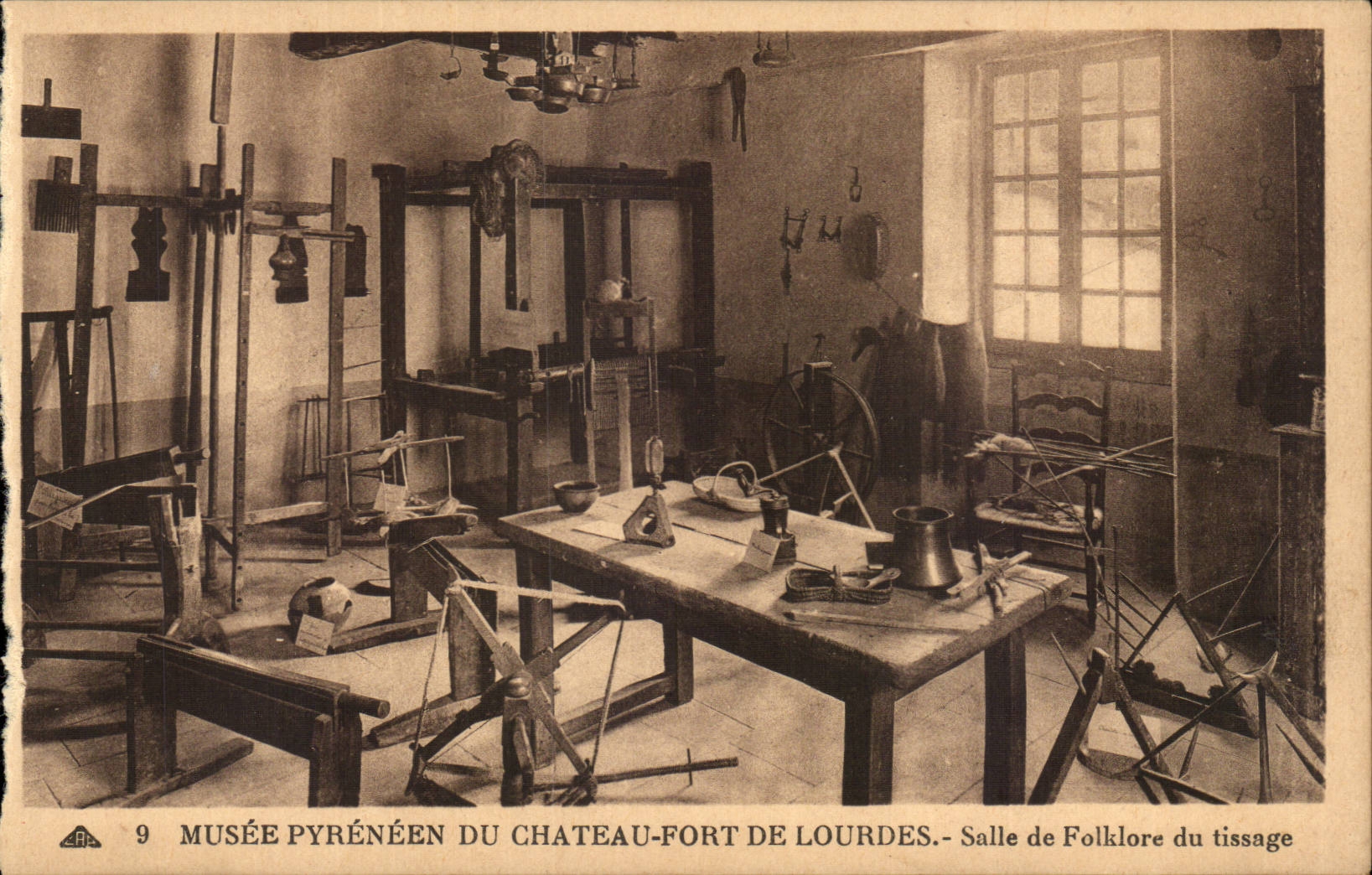 Lourdes - Pyrenean Museum of the Castle Fort - Room of Folklore of weaving - CPA