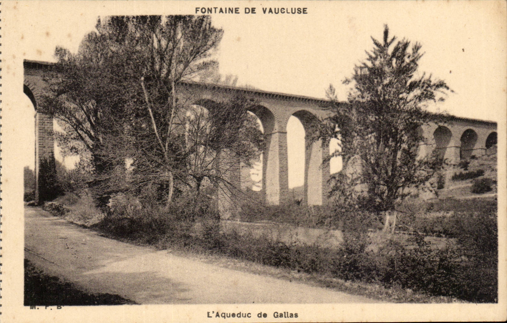 Fountain of Vaucluse - the Aqueduct of Official receptions - CPA