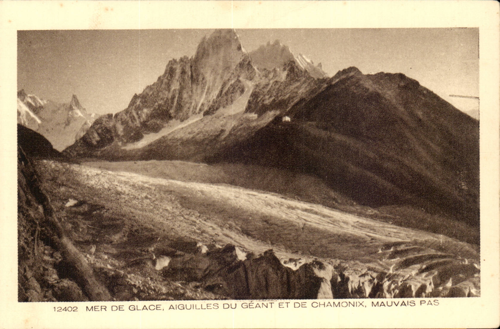 CPA Chamonix Mer de glace aiguilles du geant et de Chamonix mauvais pas