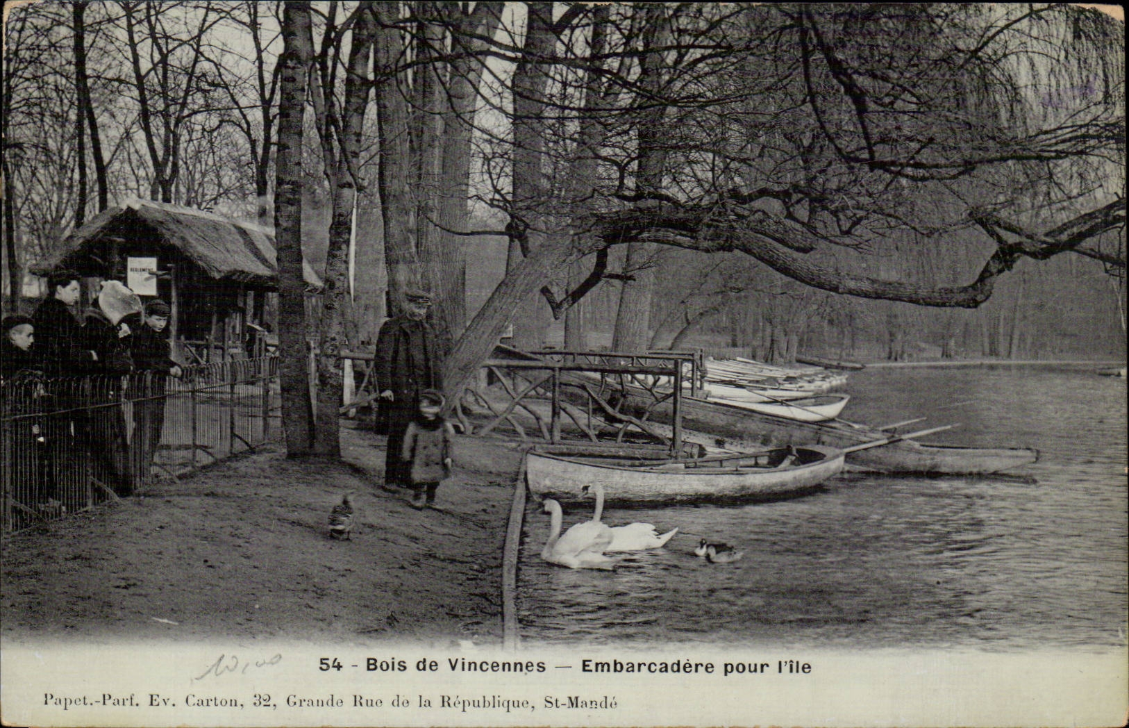Wood of Vincennes CPA Landing stage for the island
