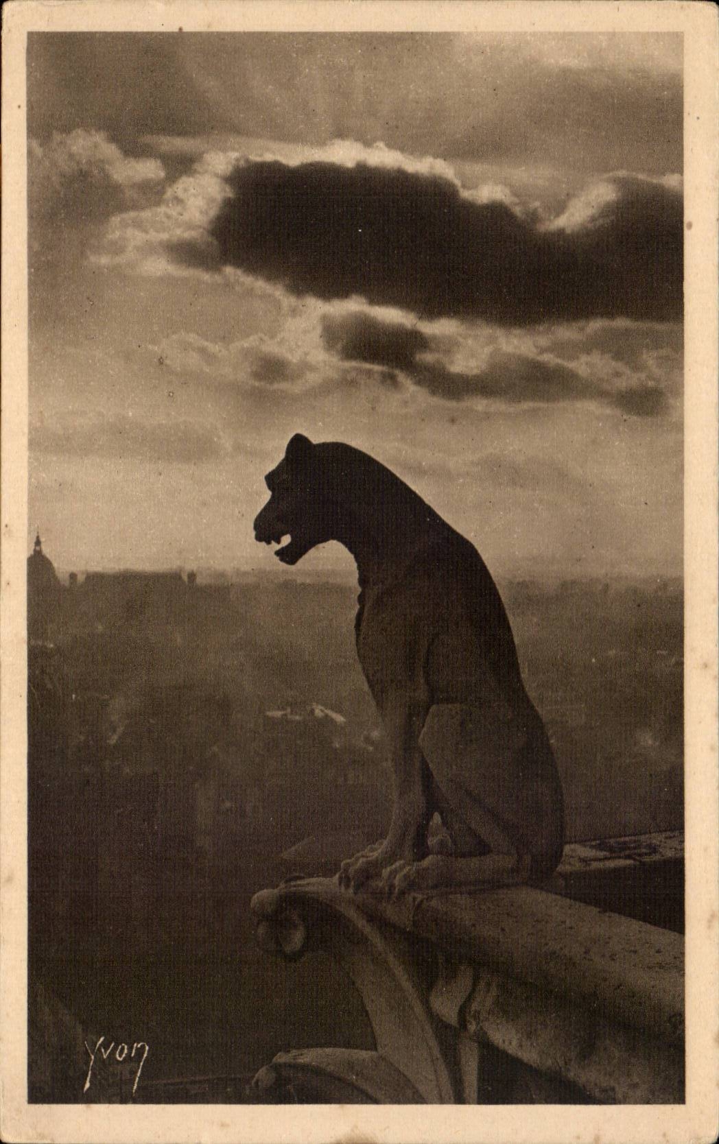 Paris CPA Notre Dame Detail de la face Sud Gargouille