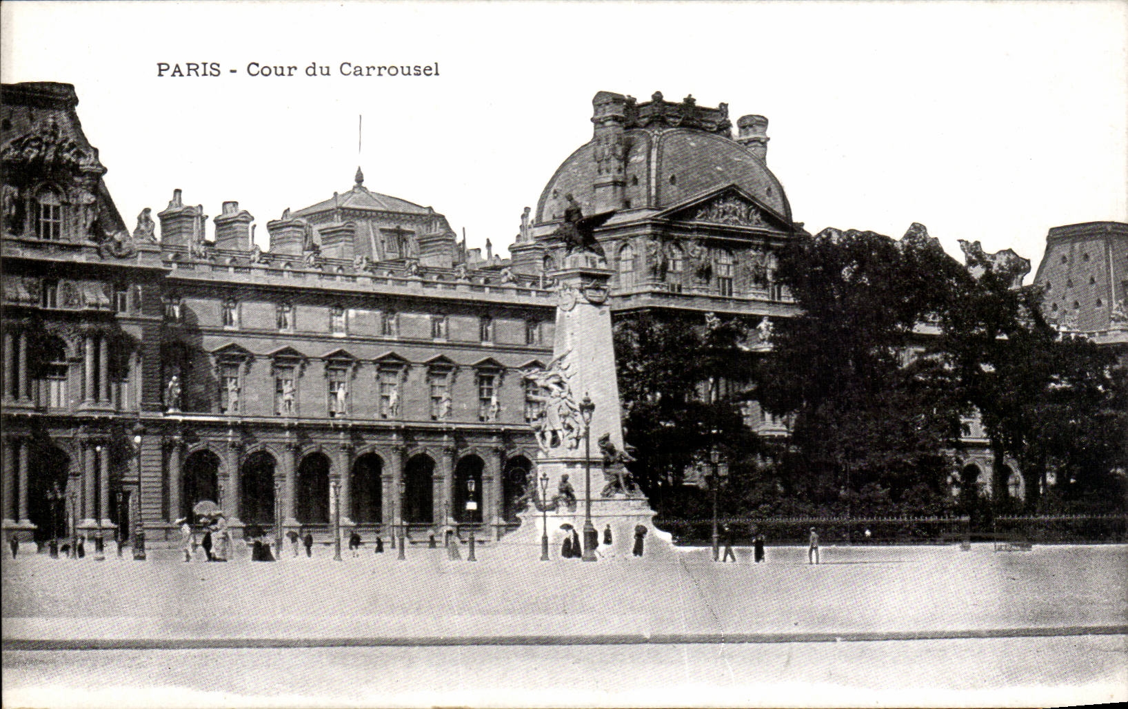 Paris CPA Louvre Cour du carrousel