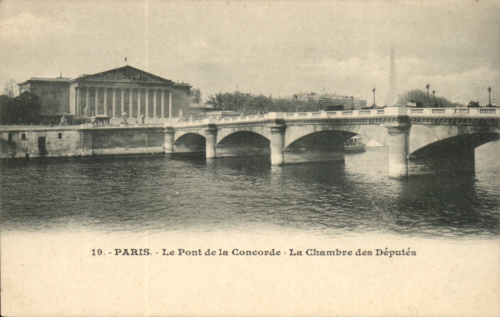 Paris CPA the bridge of the Harmony the House of Commons (Eiffel Tower)