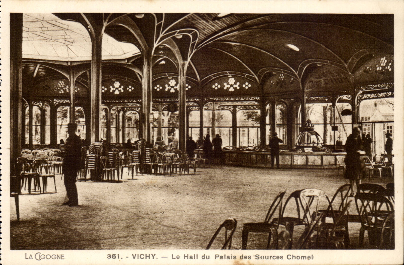 Vichy CPA Le hall du palais des sources Chomel
