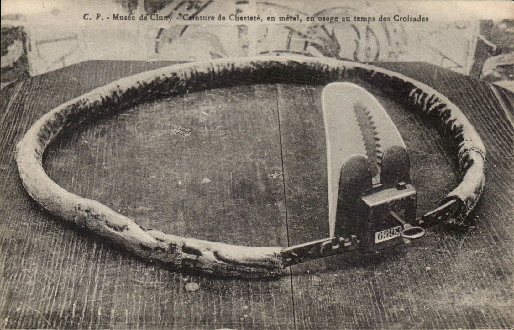 Paris CPA Musee of Cluny Girdles chastity of use at time of the crusades