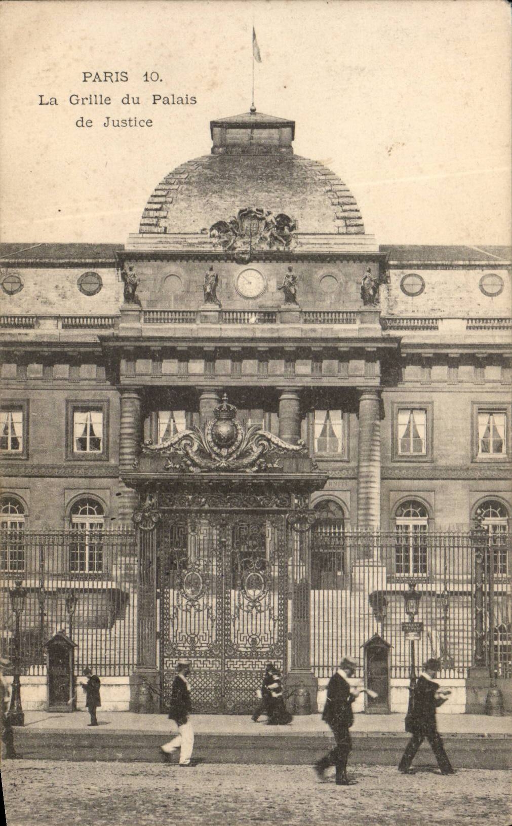 Paris CPA La grille du palais de justice