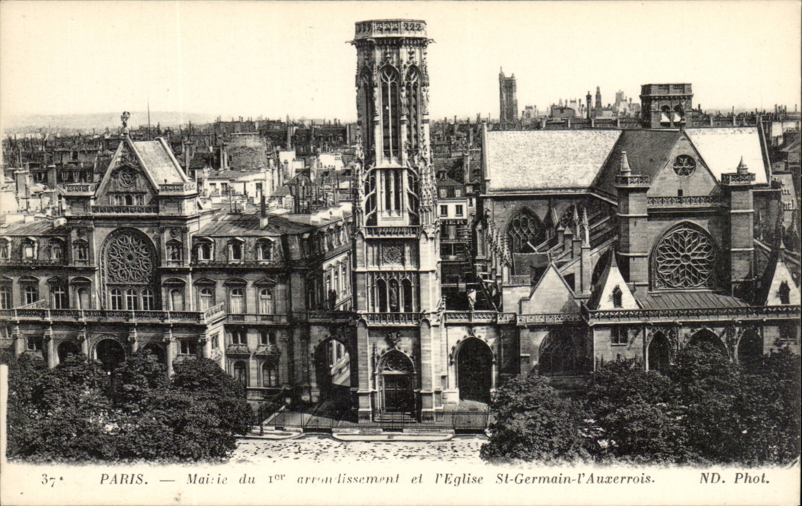 Paris CPA Mairie du 1er arrondissement et l'eglise Saint Germain l'auxerrois