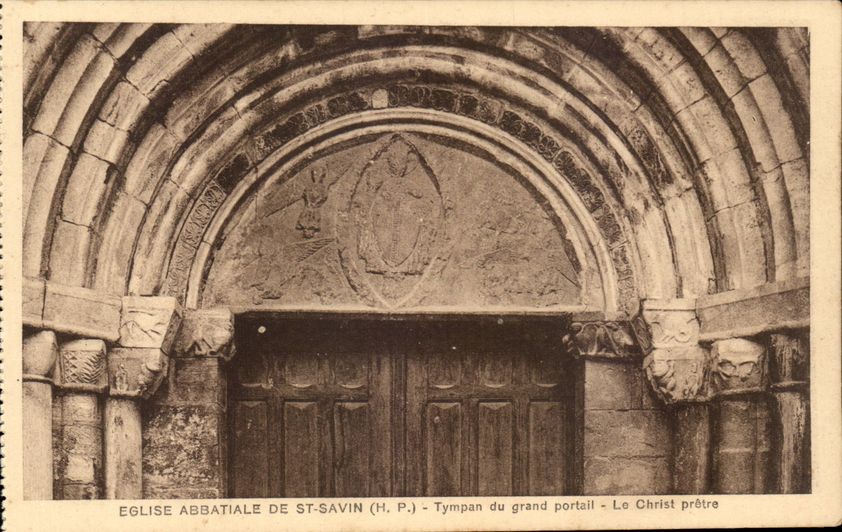 Str Savin CPA der Abteikirche Tympanum des grossen Gatter Christ-Priesters