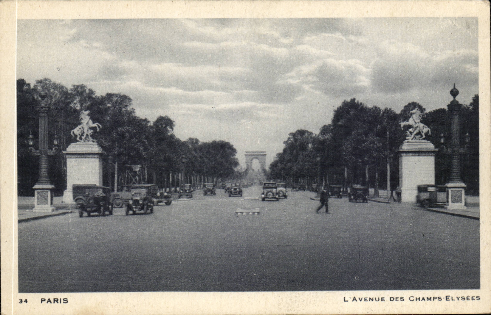 Paris CPA Which occurred of the Champs Elysees