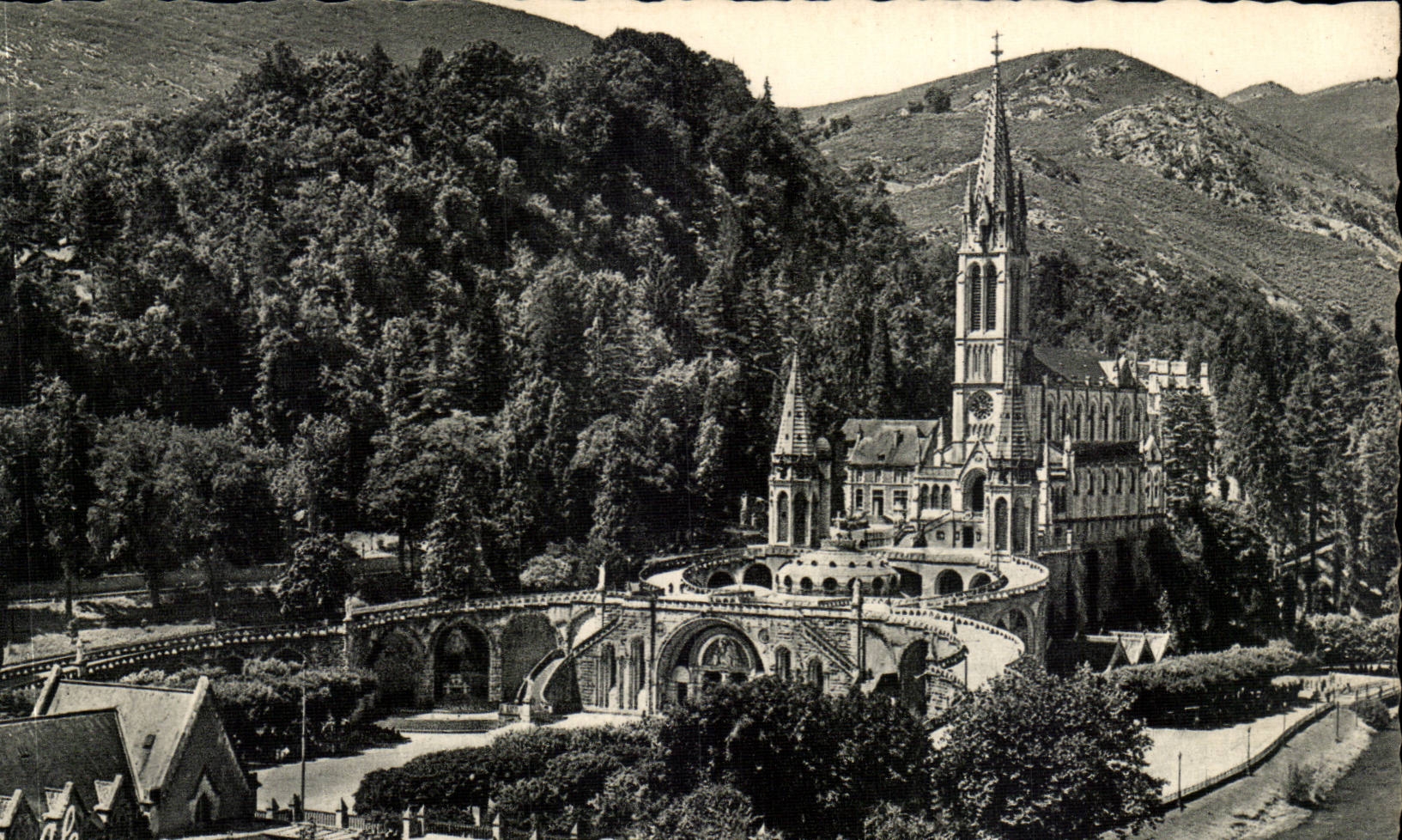 CPA Lourdes the basilica and Gave