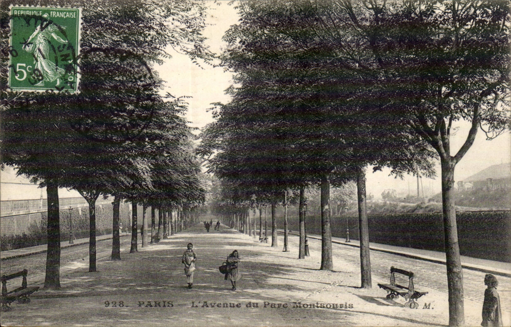 CPA Paris Avenue of the Montsouris park