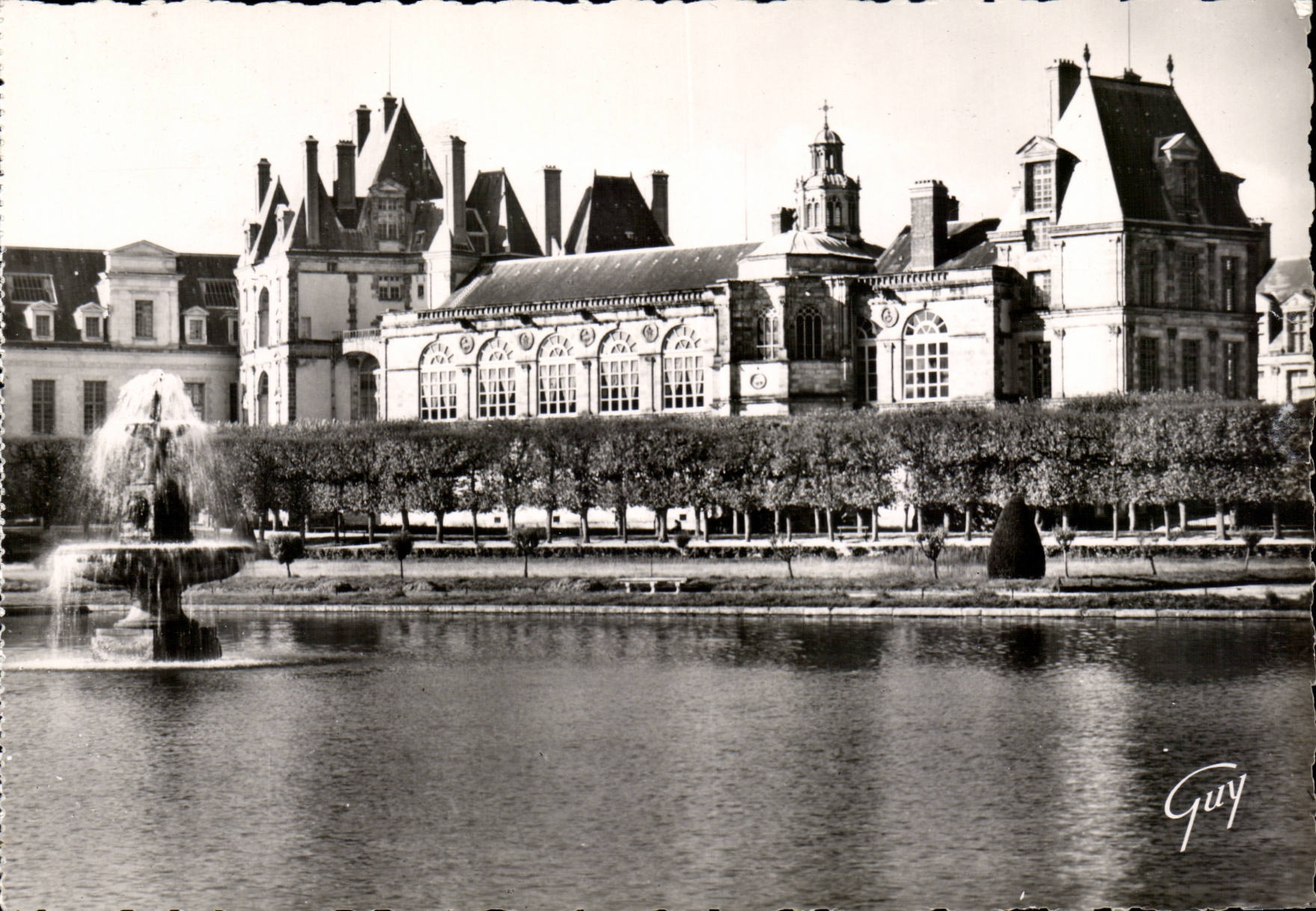 Fontaineableau MODERN CARD Gardens of the palate basin of the Tiber and vault Saint Saturnin