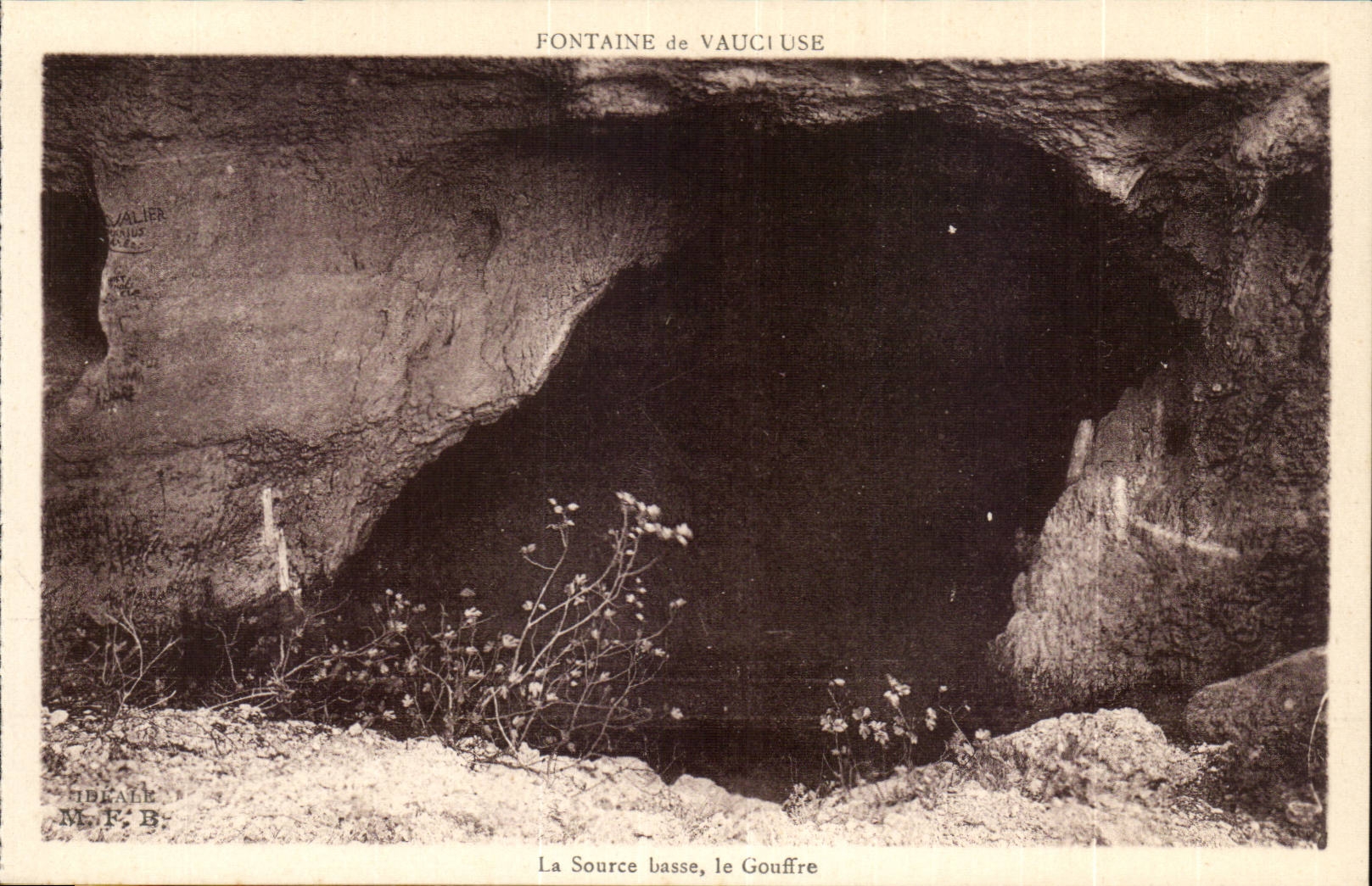 Fountain of Vaucluse CPA the low source the pit