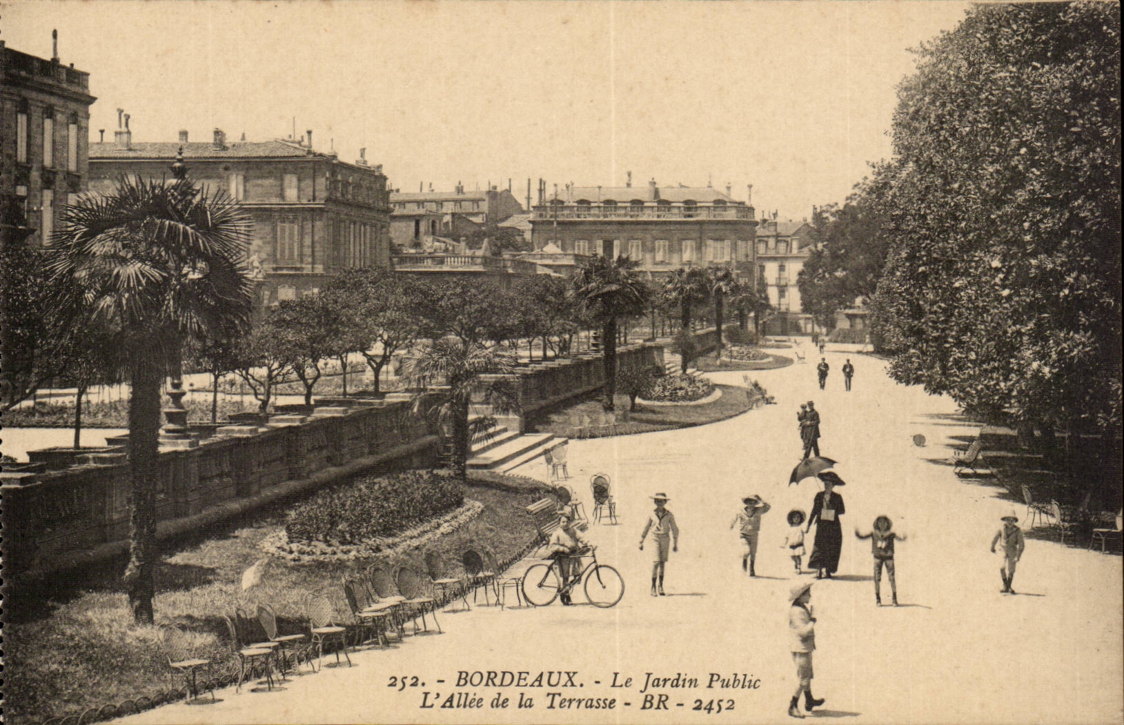 Bordeaux CPA the public garden the alley of the terrace