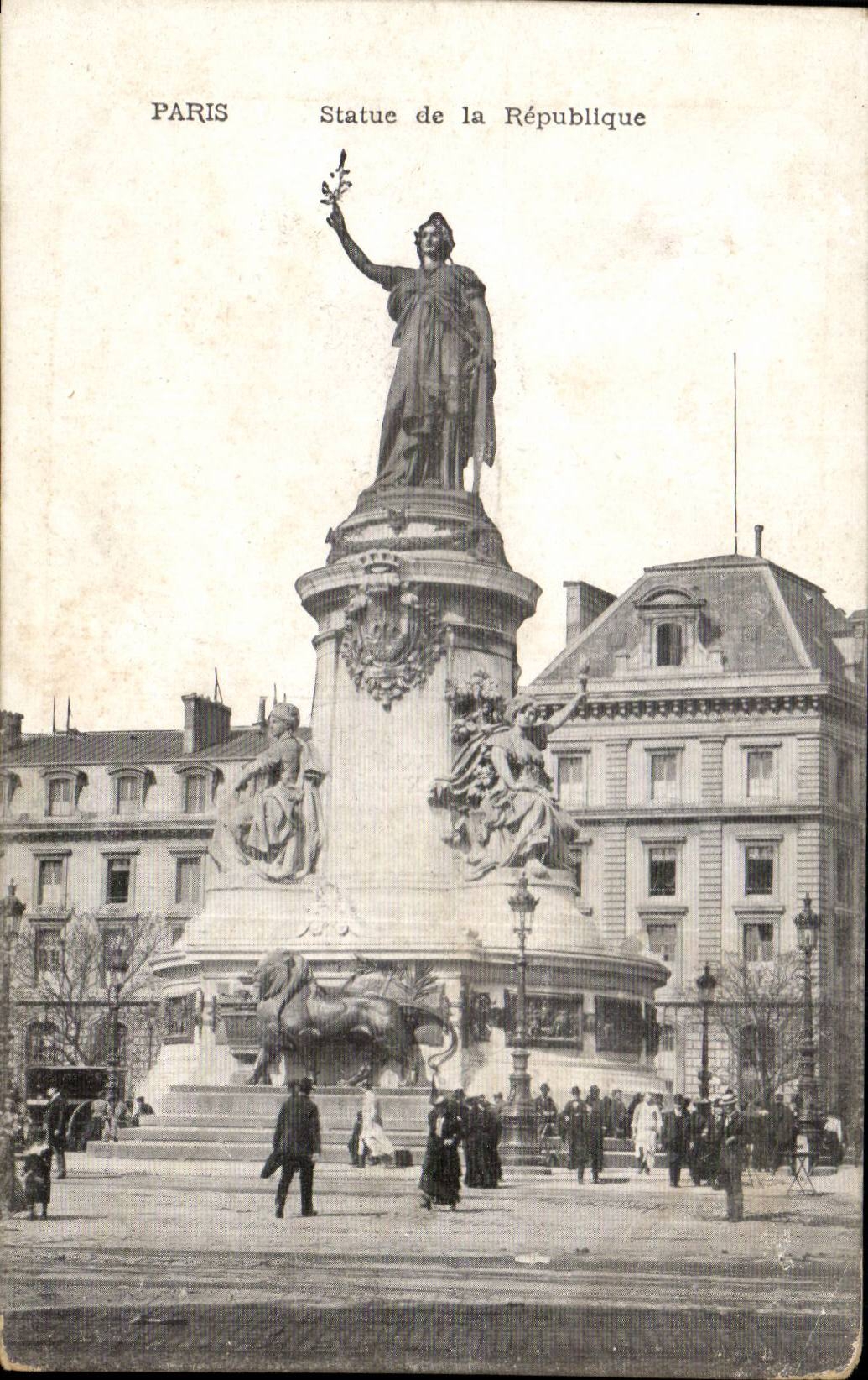 Paris CPA Statue of the Republic