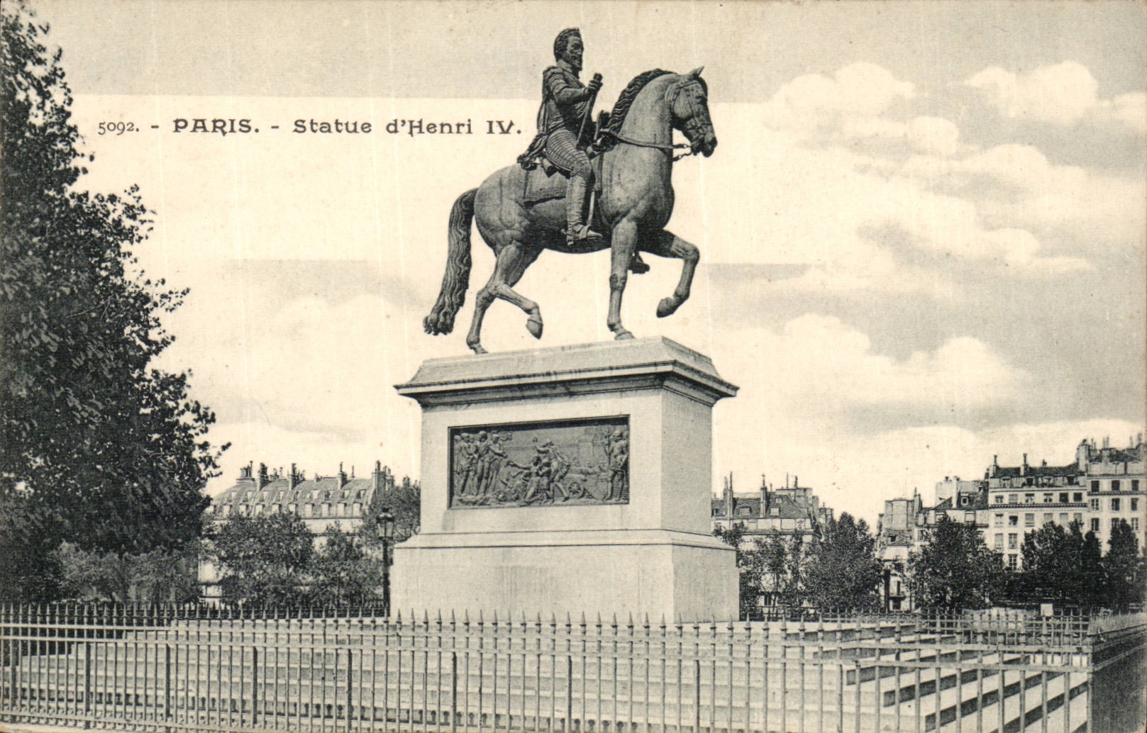 Paris CPA Statue d'Henri IV