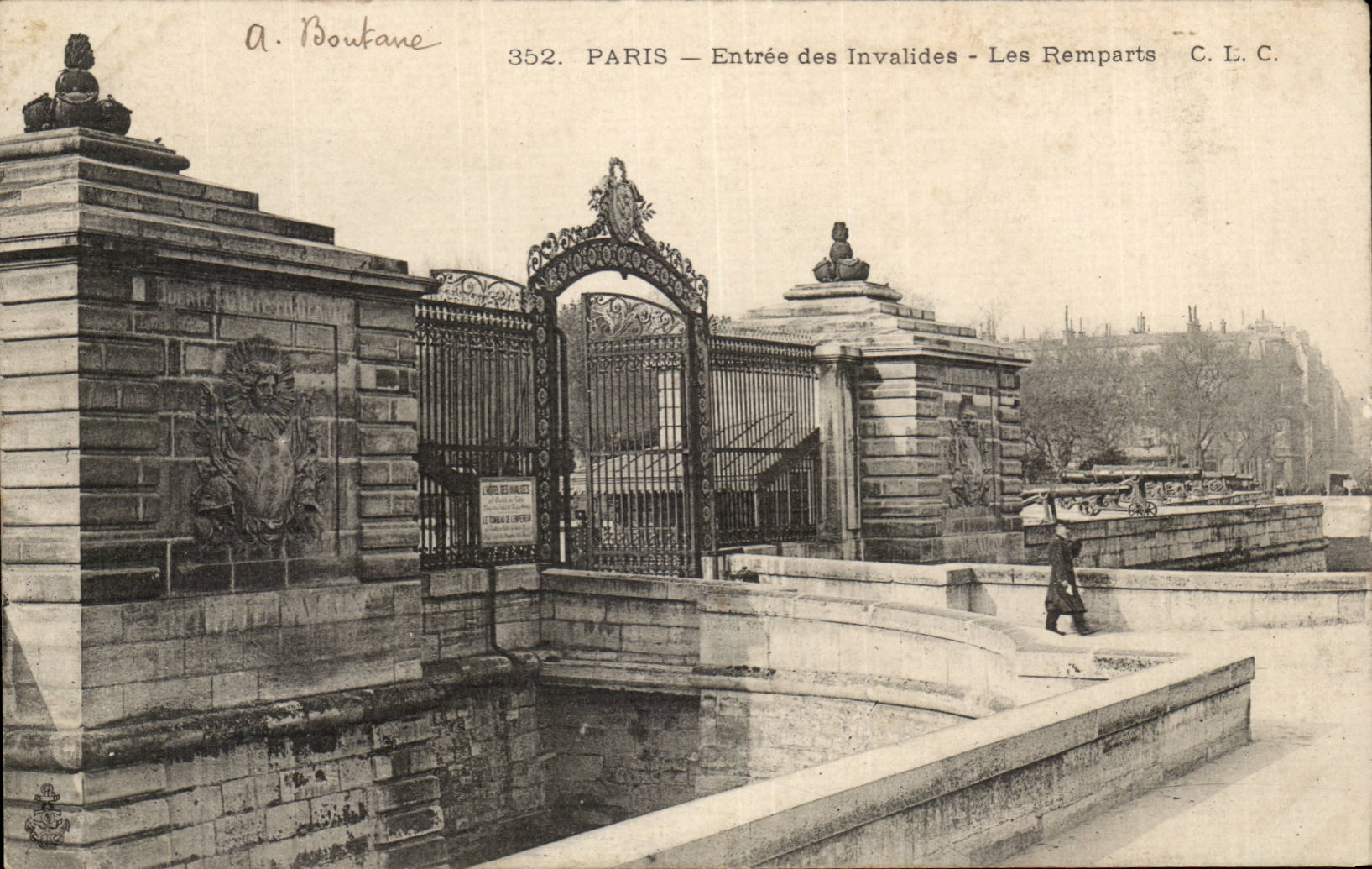 Paris CPA Entrance of Invalides the walls