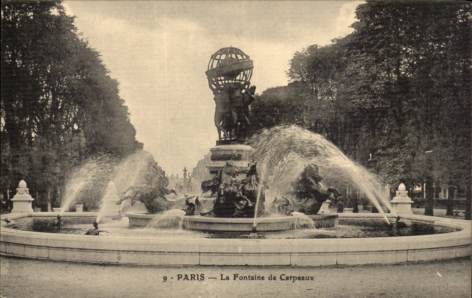 Paris CPA La fontaine de Carpeaux