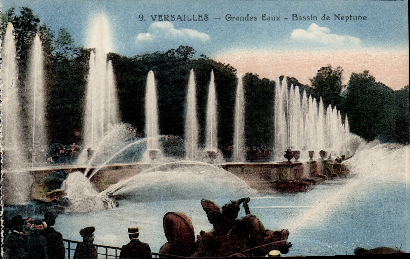 Versailles CPA the castle Large water Basin of Neptune