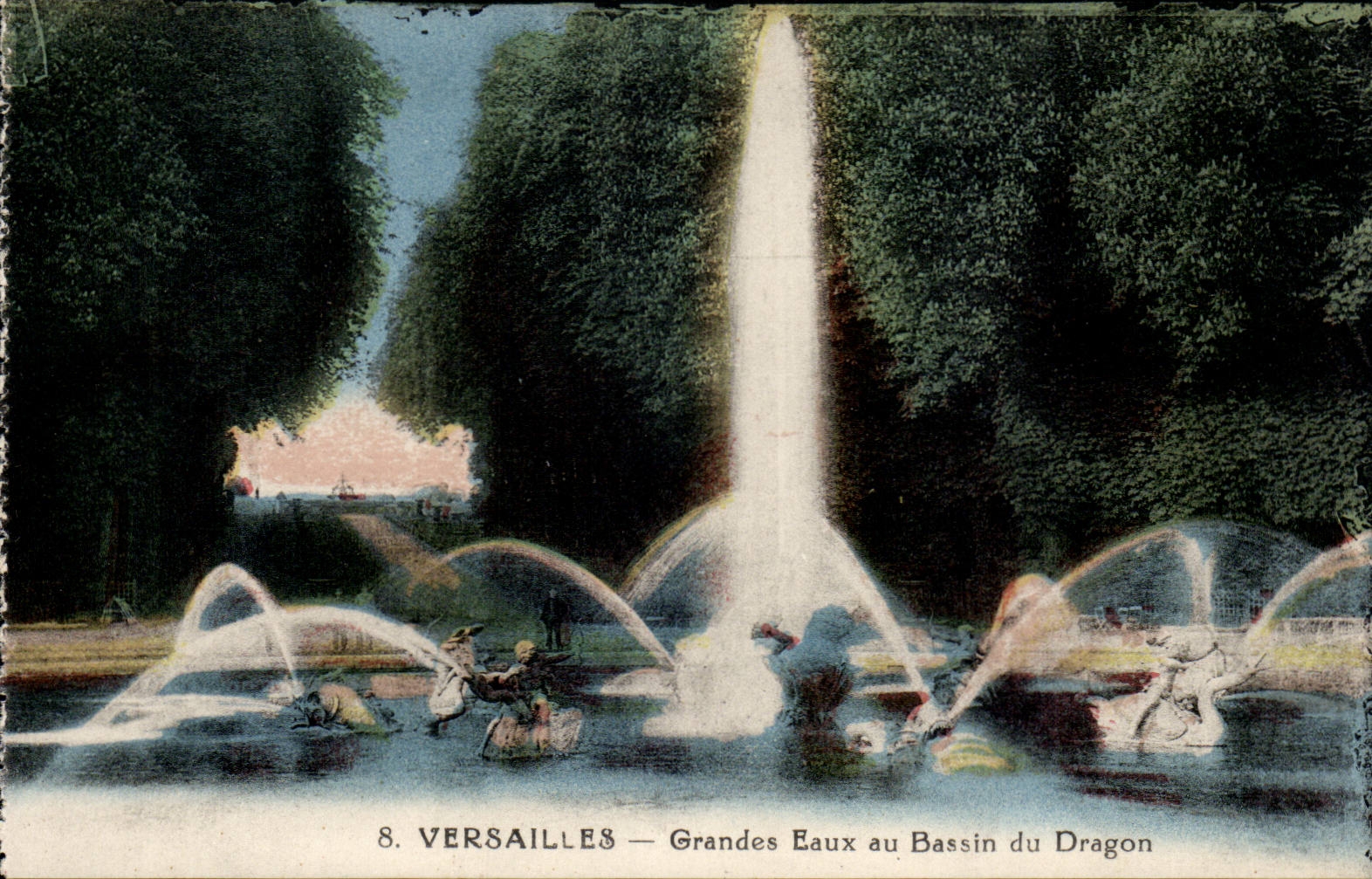 Versailles CPA the castle Large water of the basin of the Dragon