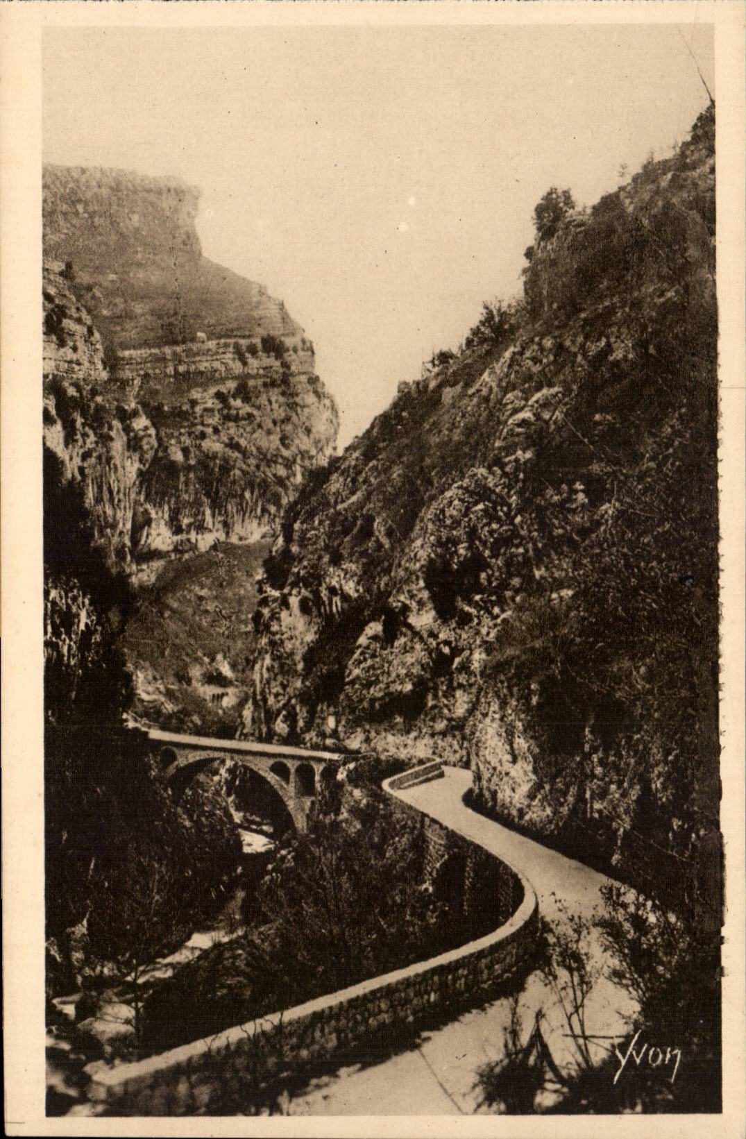 CPA Falle der Wolf (Wolf) Brucke des Abgrundes