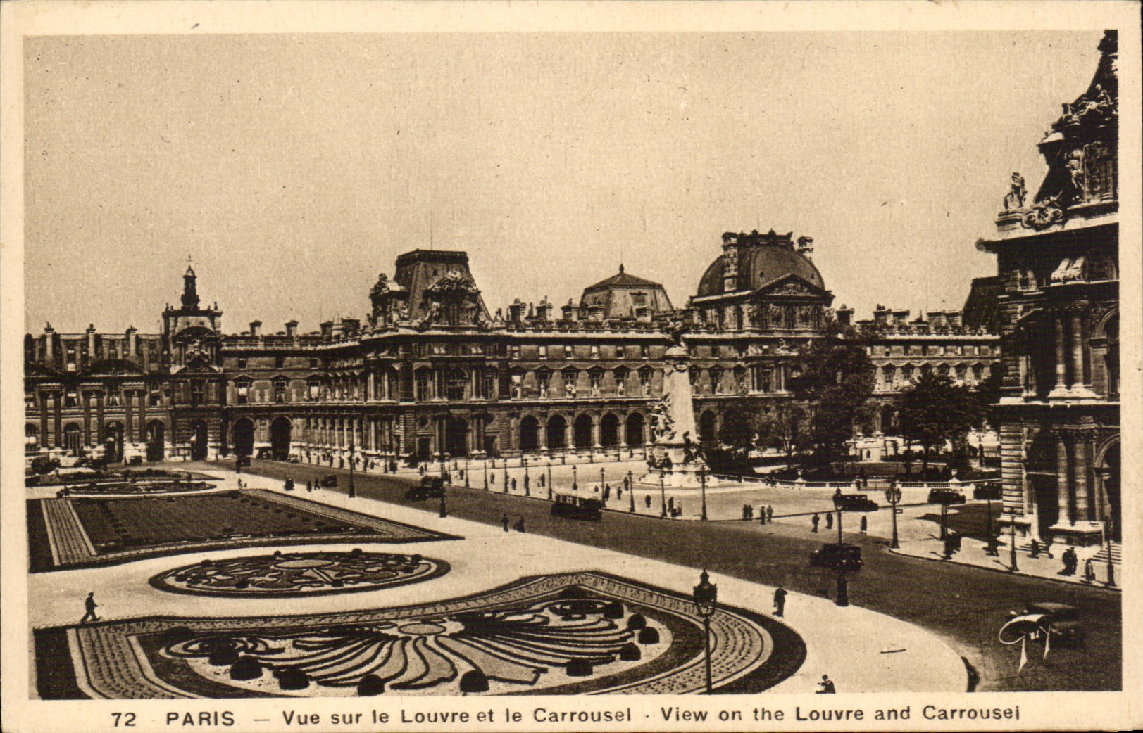 Paris CPA Vue le Louvre et le carrousel
