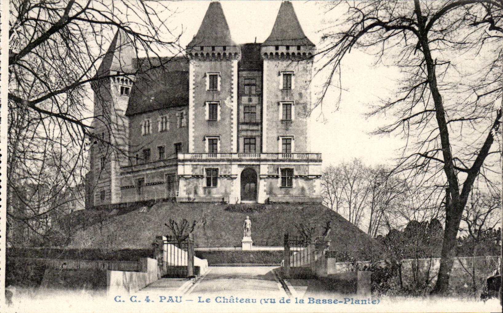 Pau CPA das Schloss Henri IV (gesehene niedrige Anlage)