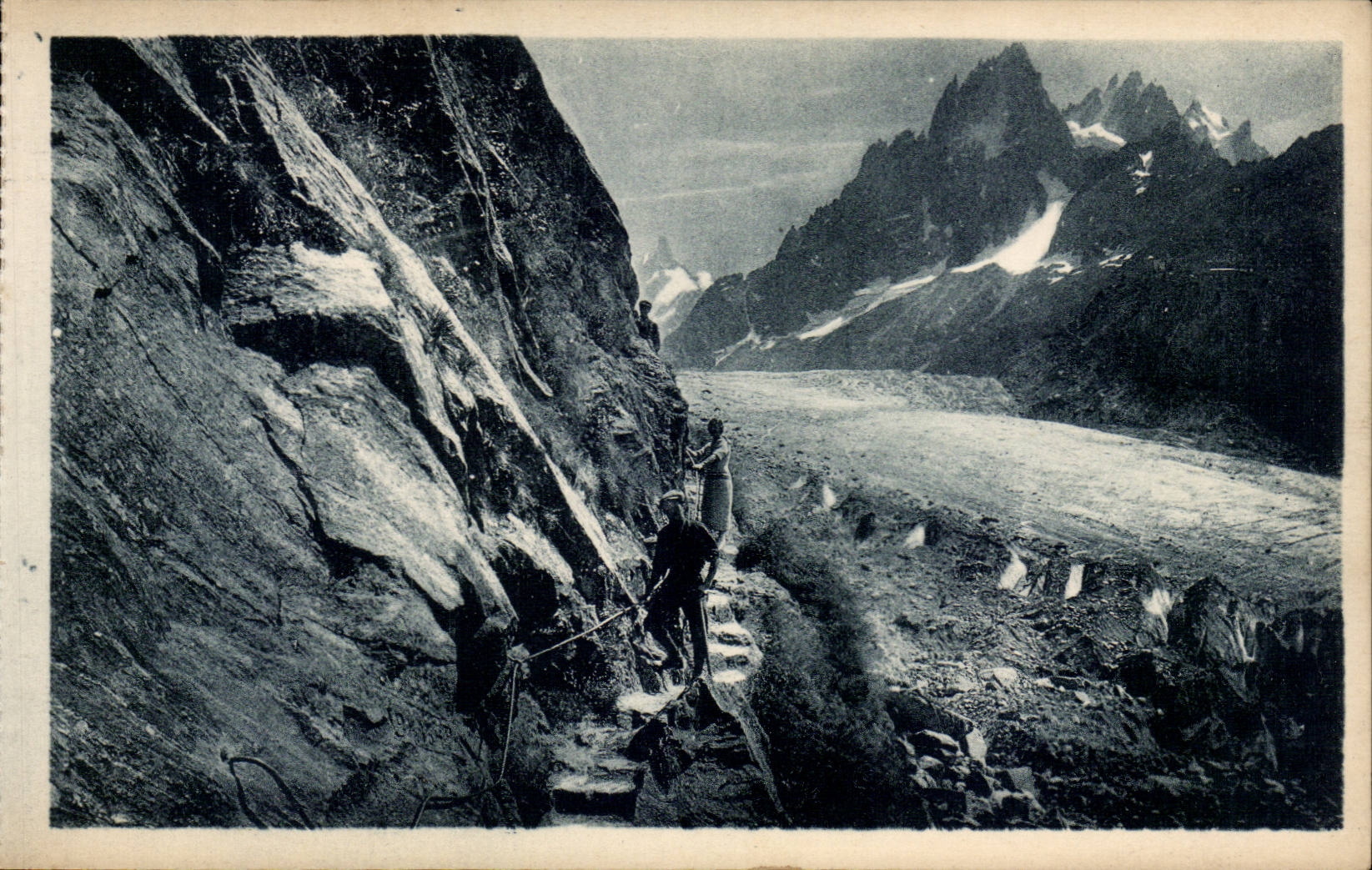 Chamonix CPA Le mauvais pas Mer de glace