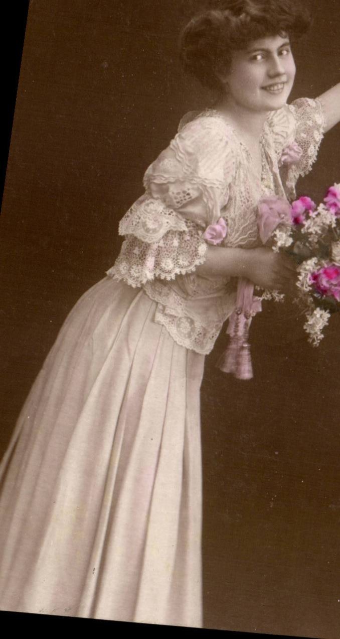 Fantasy - Woman - Woman in beautiful laces dress - CPA