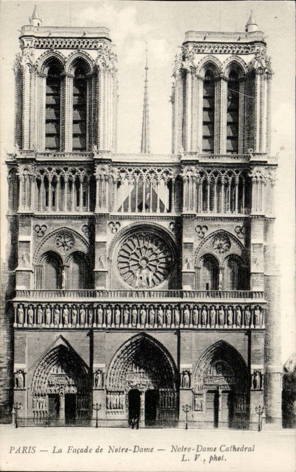 Paris - 4 - Notre Dame - CPA 