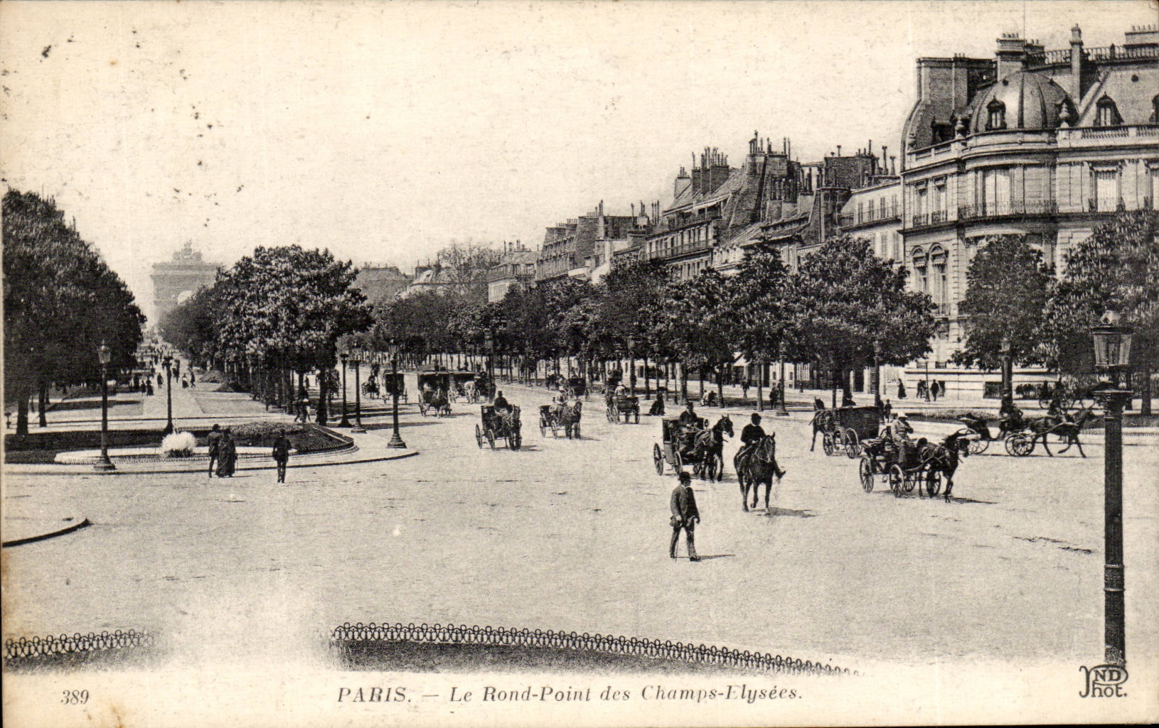 Paris - 8 - the Round Not of Champs Elysees CPA