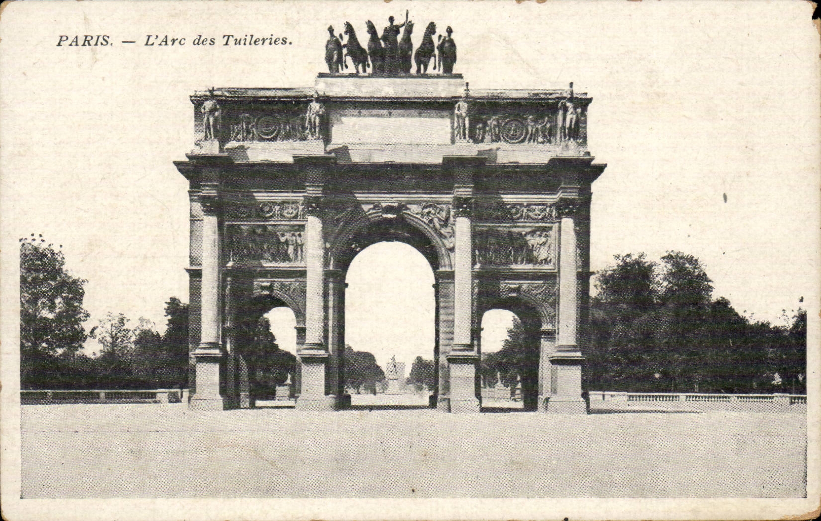 Paris - 1 - L'Arc des Tuileries - CPA