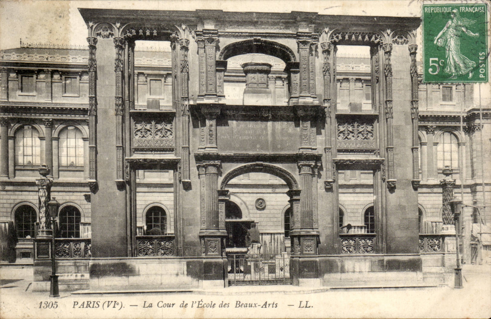 Paris - 6 - Schoolyard of Beautiful arts - CPA