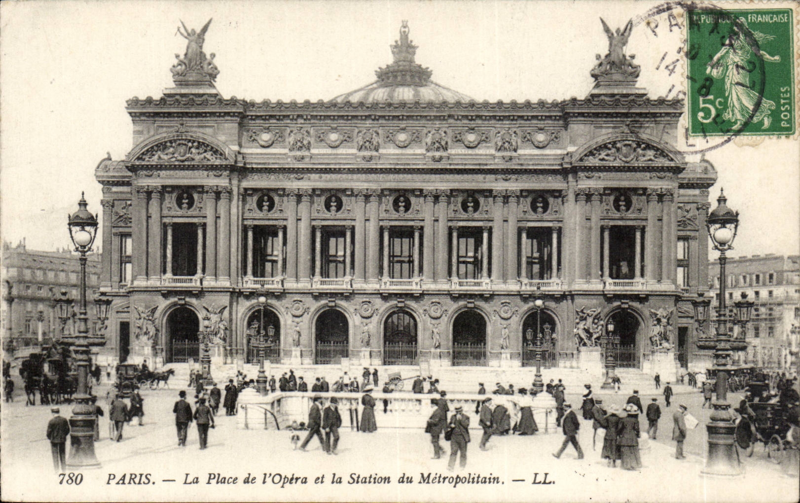 Paris - 9 - La Place de l'Opera et la Station du Metropolitain CPA