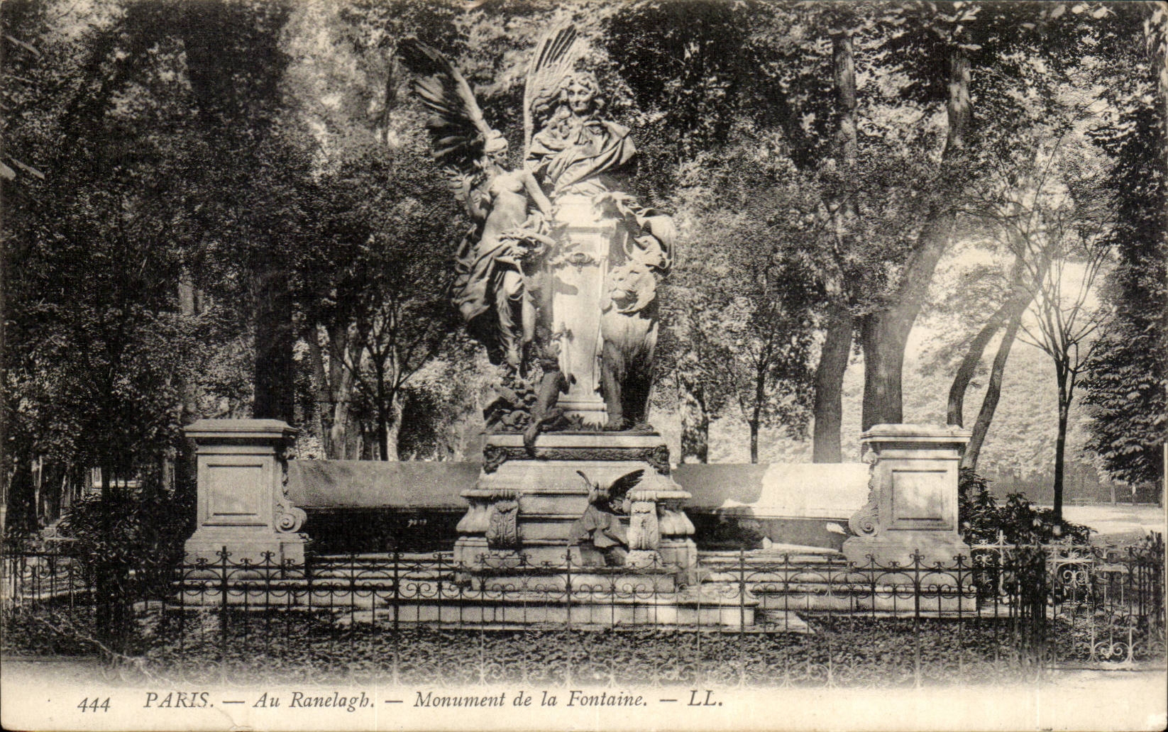 Paris - 16 - In Ranelagh - Monument of the Fountain - CPA