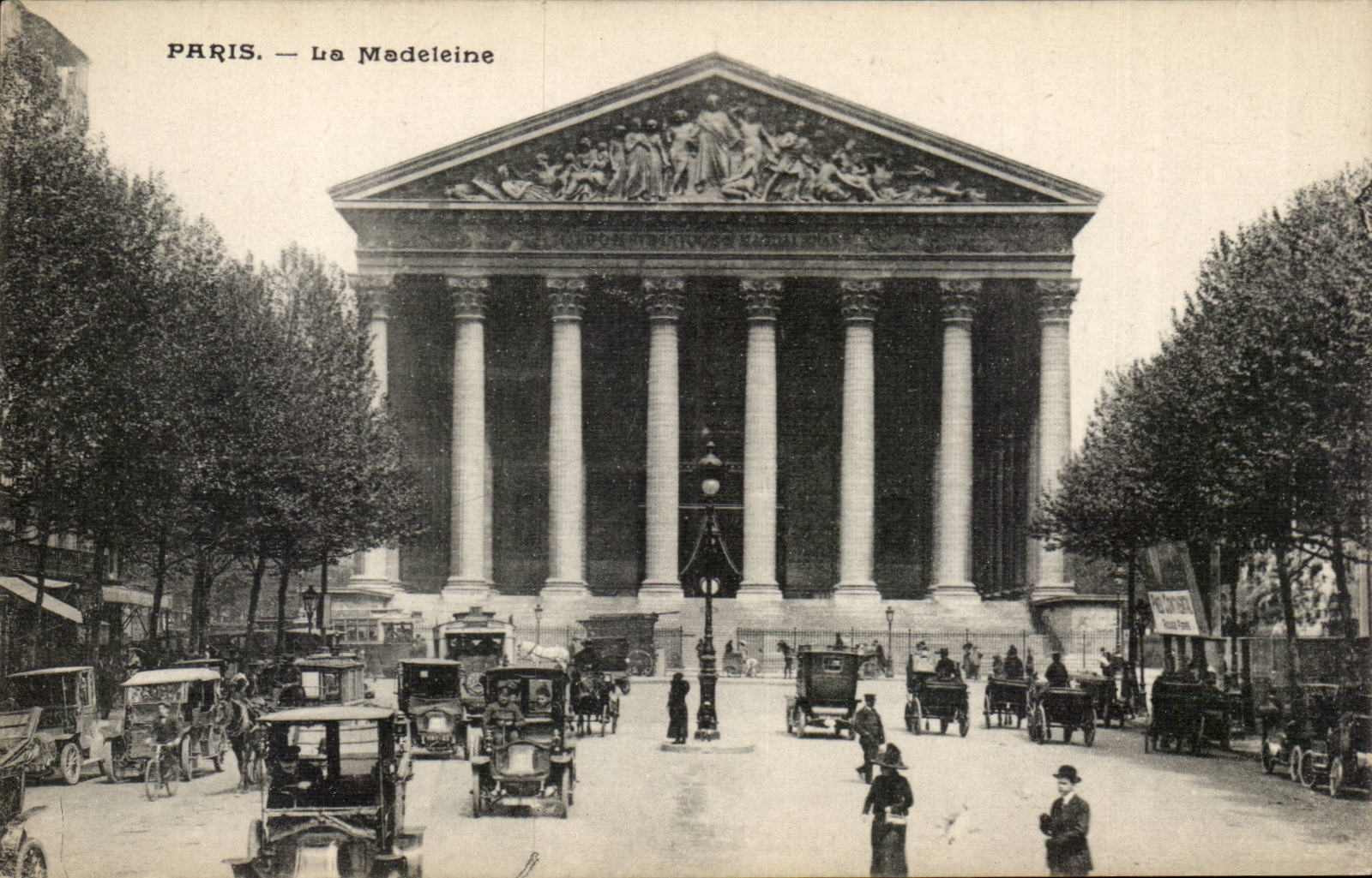 Paris - 8 - the Madeleine - car - old fashioned bus - CPA