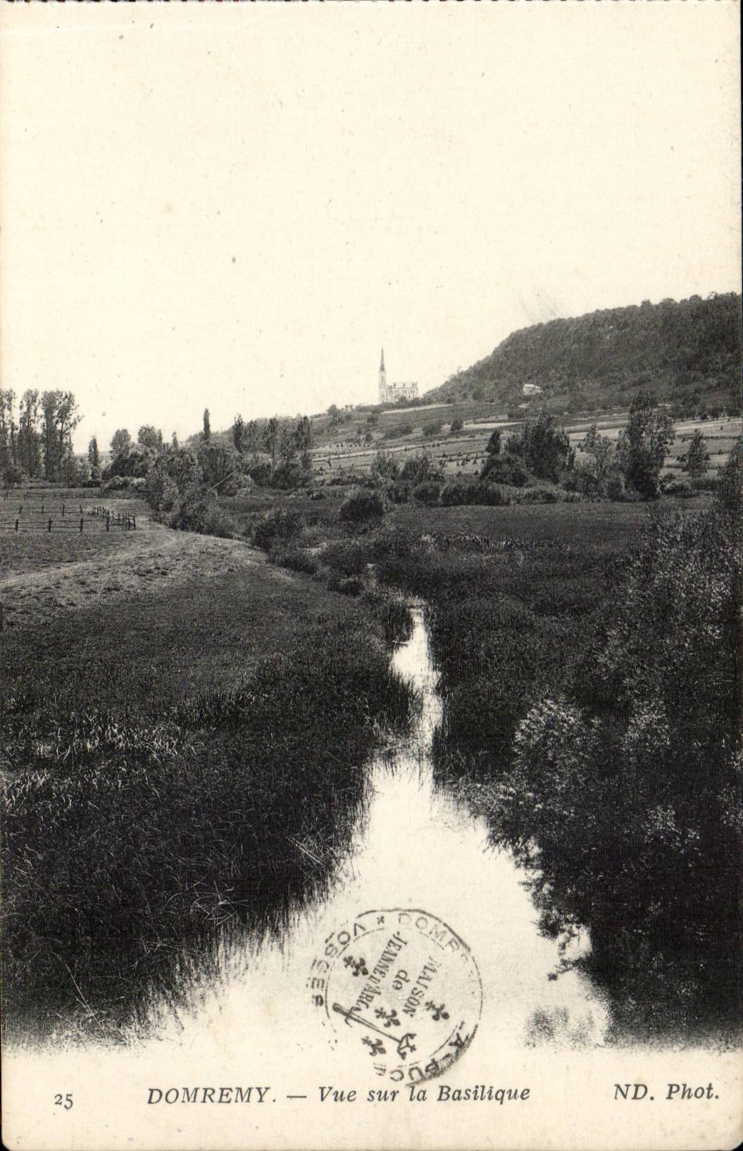 Domremy - Anblick auf der Basilika - CPA