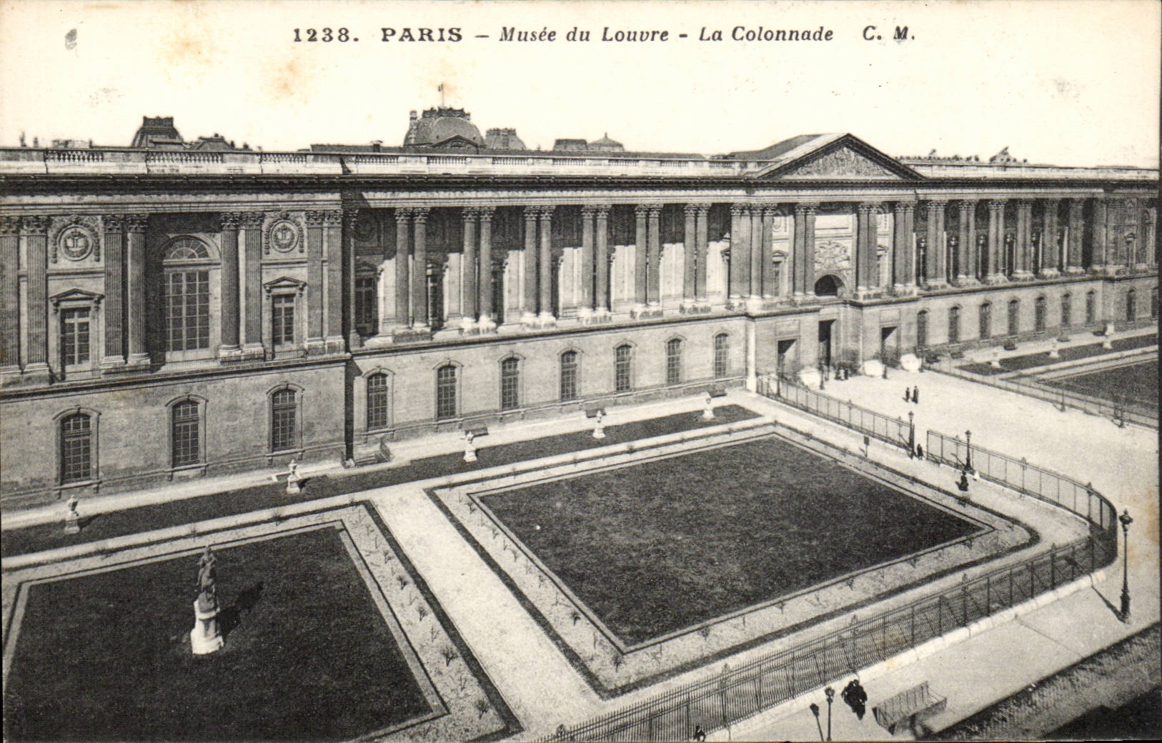 Paris - 1 - Musee du Louvre - La Colonnade - CPA