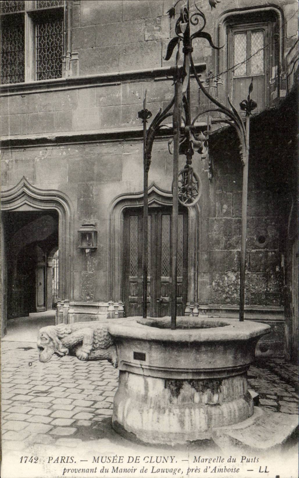 Paris - 5 - Museum of Cluny - Well - CPA