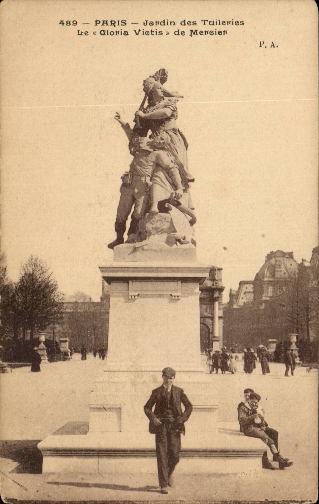 Paris - 1 - Jardin des Tuileries - Le Gloria Vietis par Mercier - CPA