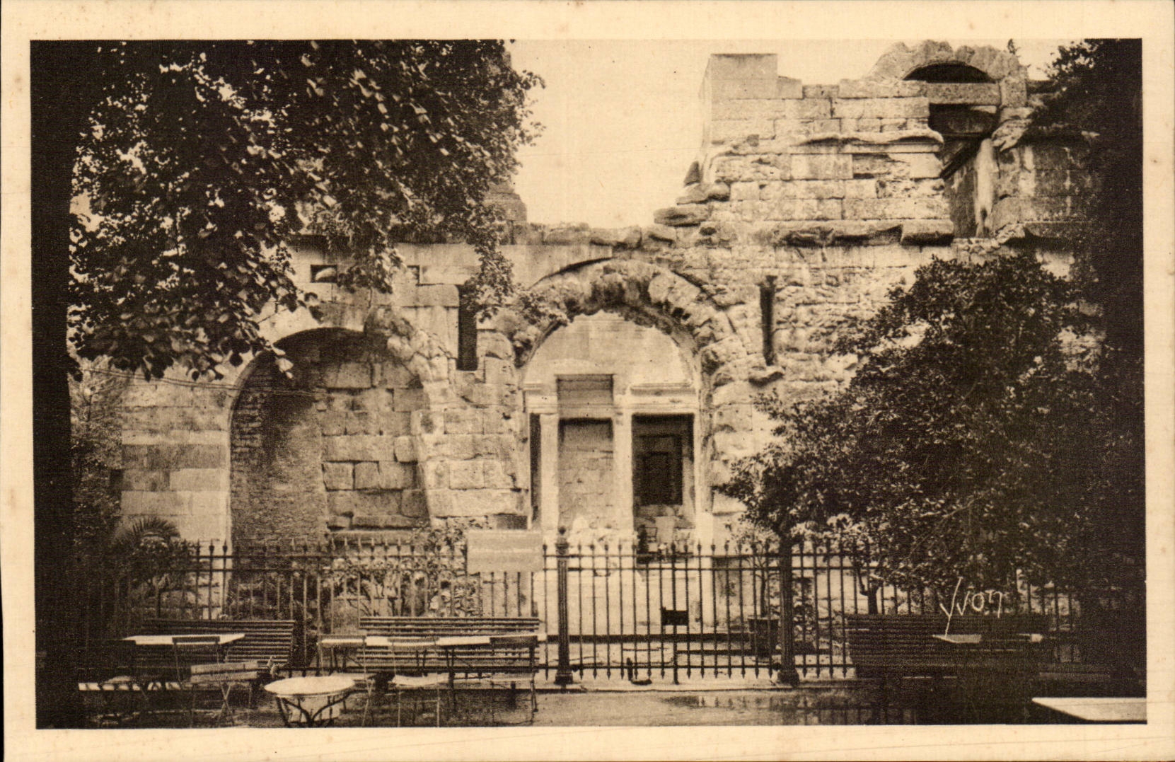 Nimes - Garten des Brunnens - Tempel von Diane - CPA