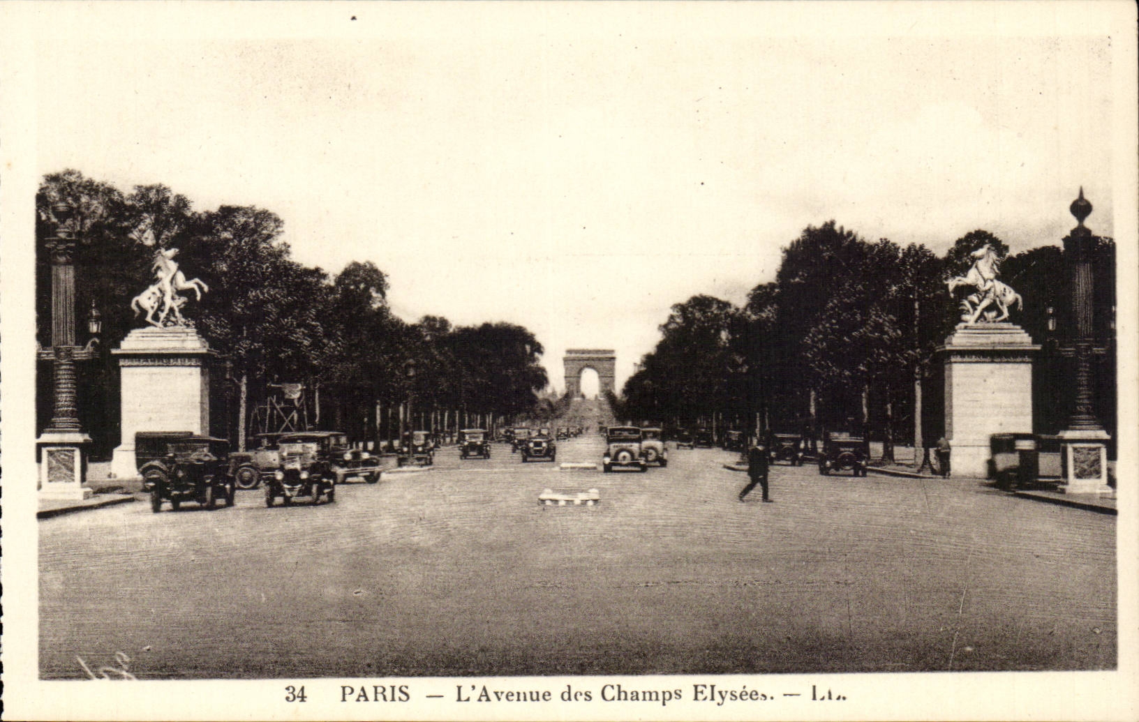 Paris - 8 - the Avenue of Champs Elysees CPA