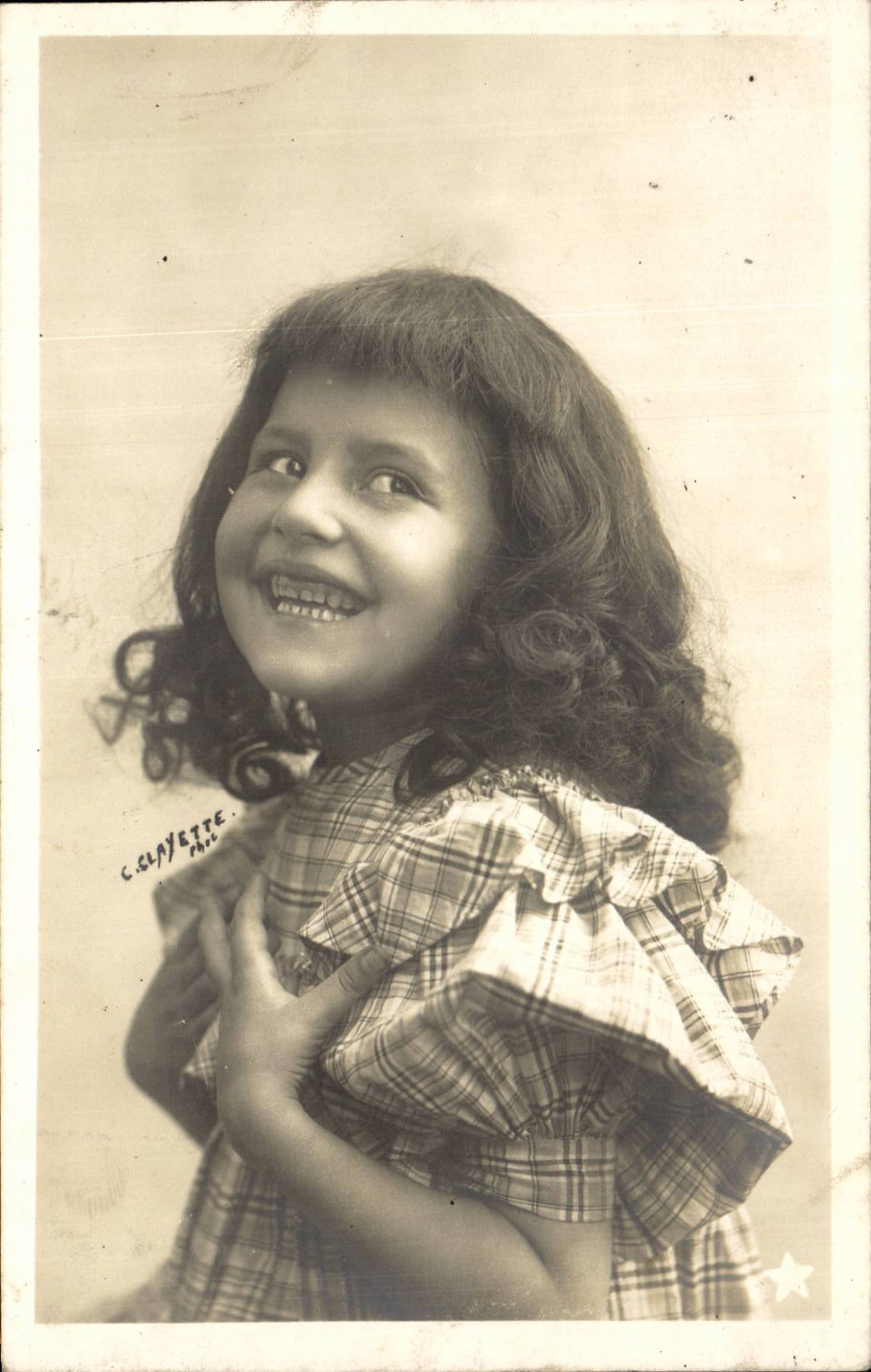 Fantasy - Child - Giggling little girl - CPA